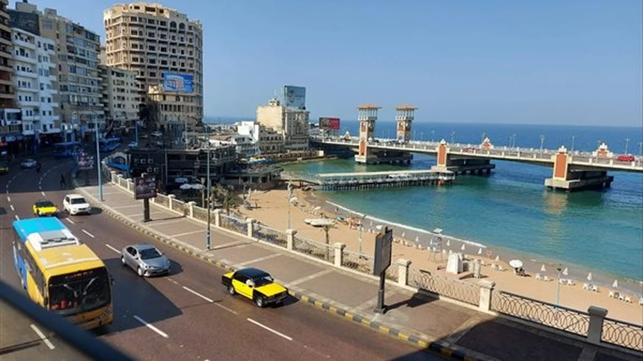 رياح وأجواء باردة تسيطر على طقس الإسكندرية مع استمرار فرص سقوط الأمطار